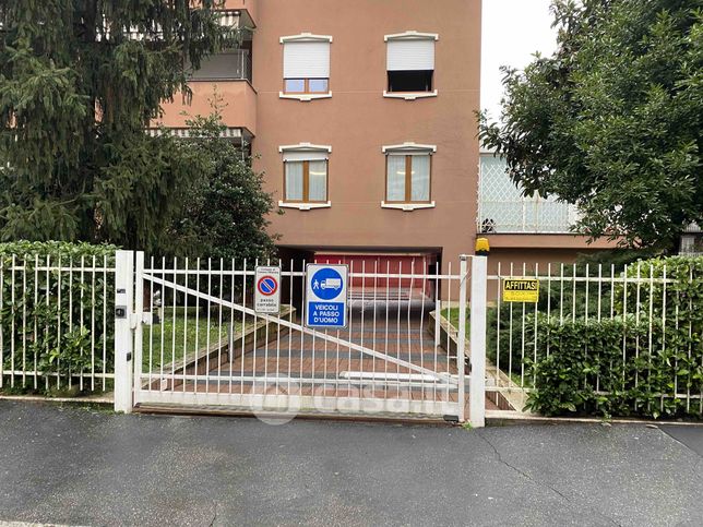 Garage/posto auto in residenziale in Via Ticino 9