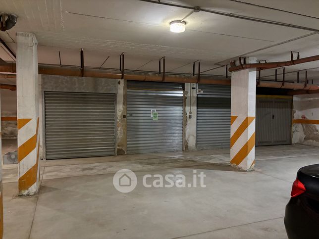 Garage/posto auto in residenziale in Viale Leopoldo Muzii 2