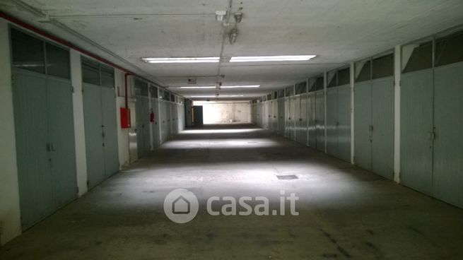 Garage/posto auto in residenziale in Via Riviera 19