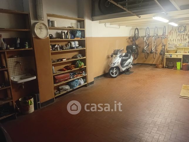 Box/posto auto in residenziale in Via Pierino Negrotto Cambiaso 68