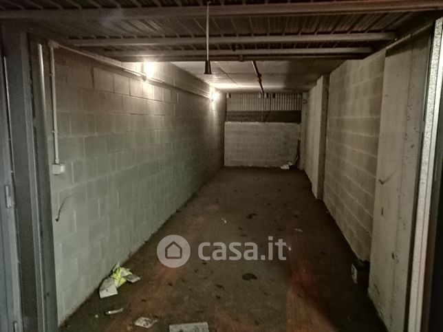 Box/posto auto in residenziale in Via Andrea Costa 3