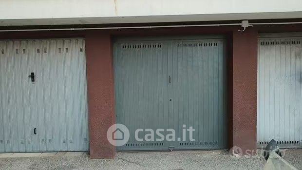 Garage/posto auto in residenziale in Via Andrea Solari 43