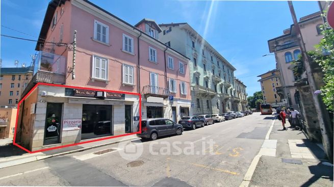 Negozio/locale commerciale in commerciale in Via Felice Orrigoni 11