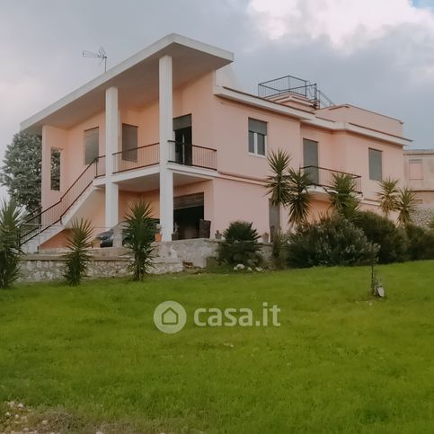 Villa in residenziale in Contrada Petrara