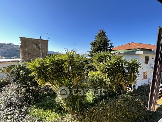 Casa indipendente in residenziale in Via Cermenna 13