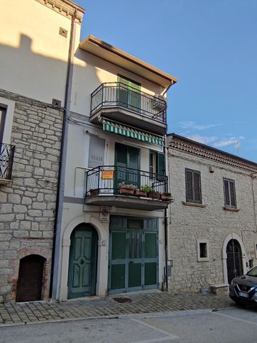 Casa indipendente in residenziale in Via Neviera 24