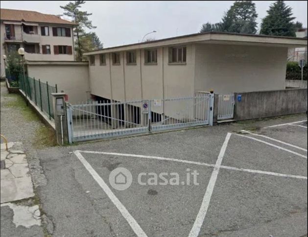 Garage/posto auto in residenziale in Via Obizzone 77