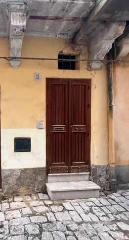 Casa indipendente in residenziale in Via Marchesa Tedeschi 70