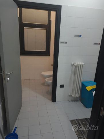 Ufficio in commerciale in Via Salvatore Quasimodo 44