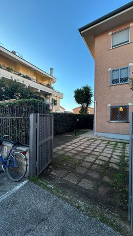 Appartamento in residenziale in Via di Torre Morena