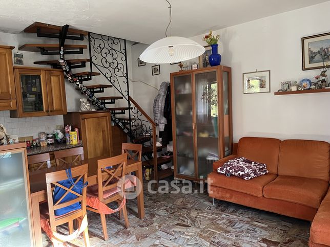 Casa indipendente in residenziale in Calle della Genova 522