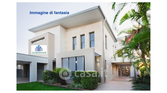 Ufficio in commerciale in Via Cavour