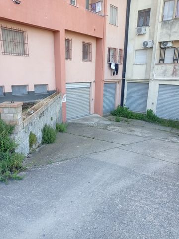 Box/posto auto in residenziale in Viale Barlaam da Seminara 27
