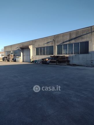 Capannone in commerciale in Via A. Verrocchio 2