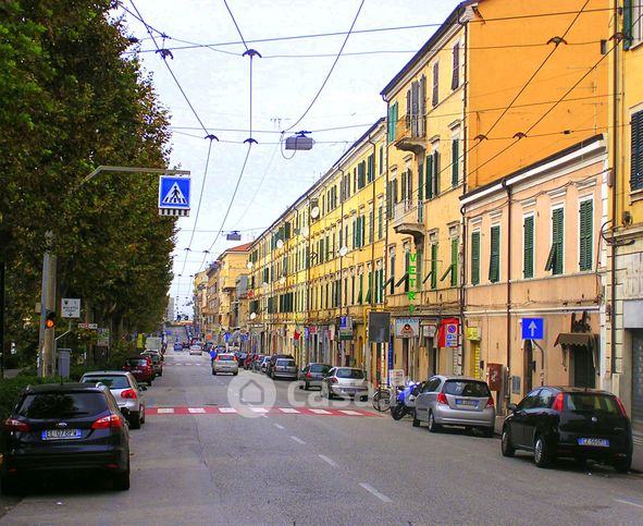 Attivitã /licenza (con o senza mura) in commerciale in Corso Carlo Alberto 48