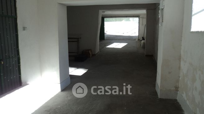 Garage/posto auto in residenziale in Via Annecchino Raimondo 75