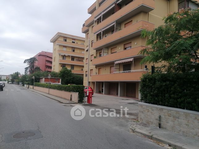 Garage/posto auto in residenziale in Via Ascanio Tealdi 34