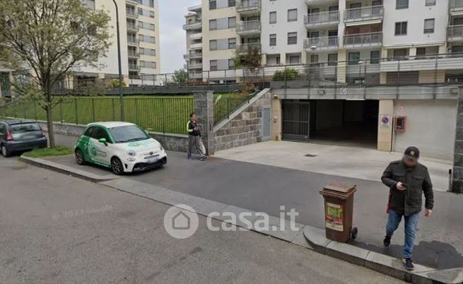 Garage/posto auto in residenziale in Via Gino Severini 2