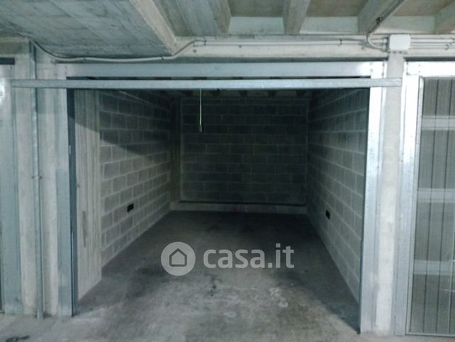 Box/posto auto in residenziale in Via Rinaldo de Stauris
