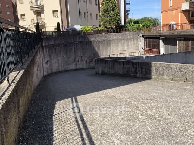 Box/posto auto in residenziale in Via Luigi Negrelli