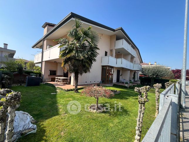 Casa bi/trifamiliare in residenziale in Via G. Verdi 2/E