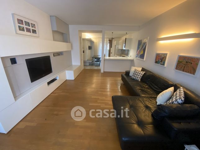 Villetta a schiera in residenziale in Via U. Foscolo