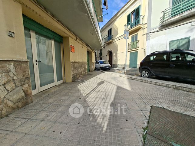 Ufficio in commerciale in Via Isonzo 36