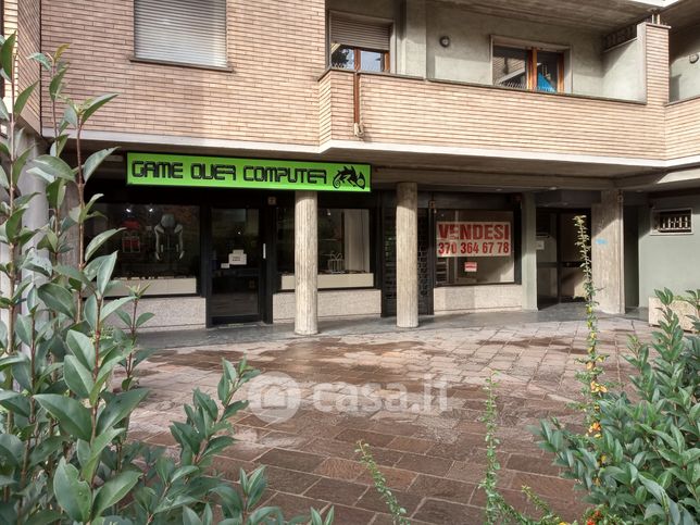 Negozio/locale commerciale in commerciale in Via Ruggero D'Andreotto 5/A