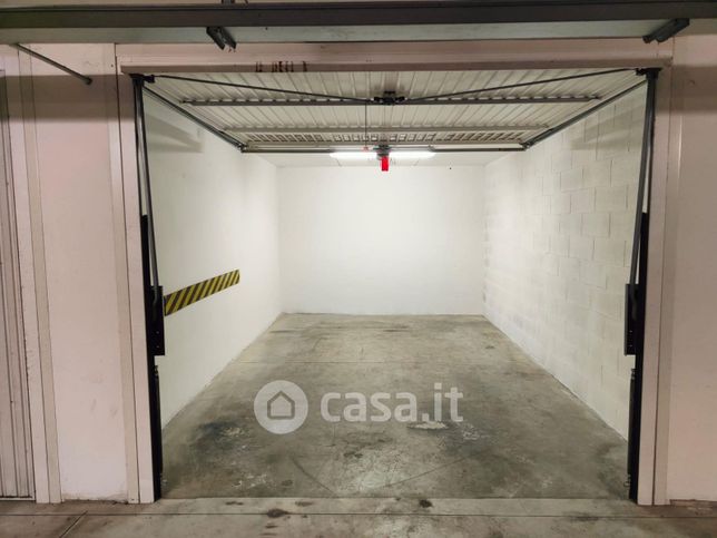 Garage/posto auto in residenziale in Via Linfano 52