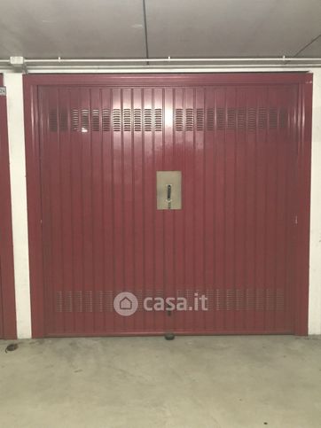 Box/posto auto in residenziale in Via Savona 70