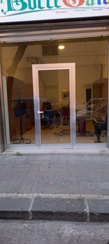 Attivitã /licenza (con o senza mura) in commerciale in Via Raffaele Ricci 72