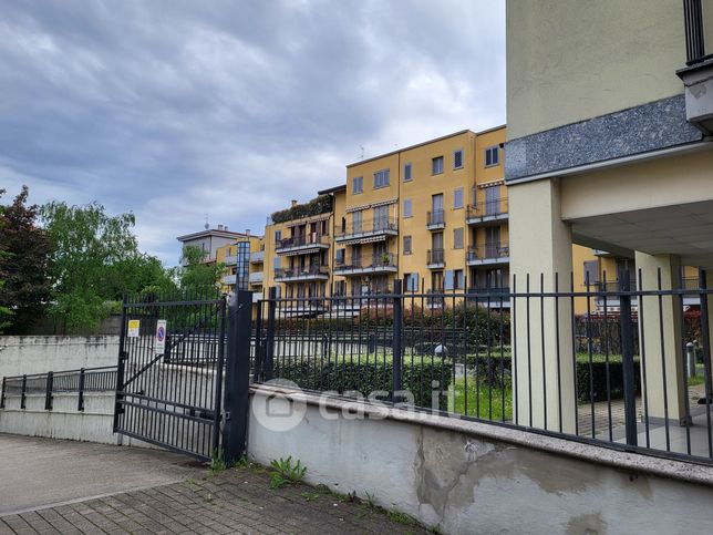 Box/posto auto in residenziale in Via Piave 8