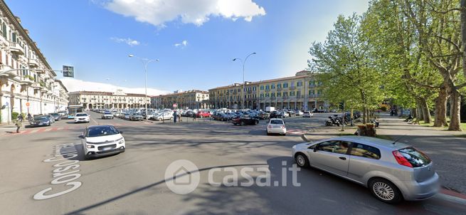 Attivitã /licenza (con o senza mura) in commerciale in Piazza Giuseppe Garibaldi