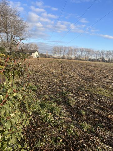 Terreno agricolo in commerciale in Via Modena 372