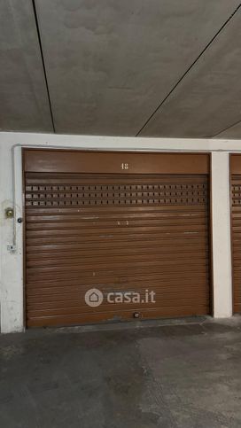 Box/posto auto in residenziale in Via Valenzuolo 55
