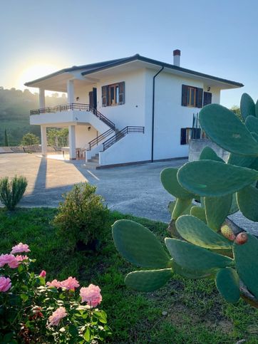 Casa indipendente in residenziale in Località Santa Croce