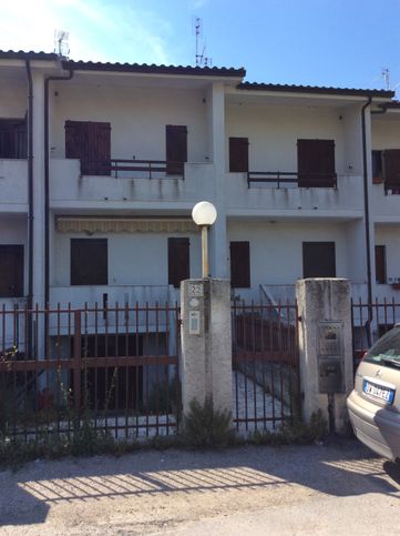 Villetta a schiera in residenziale in satale 16 sud  28