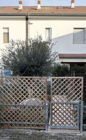 Appartamento in residenziale in Via L. Vacchi 1