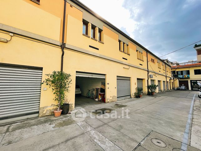 Garage/posto auto in residenziale in Via Maragliano 54