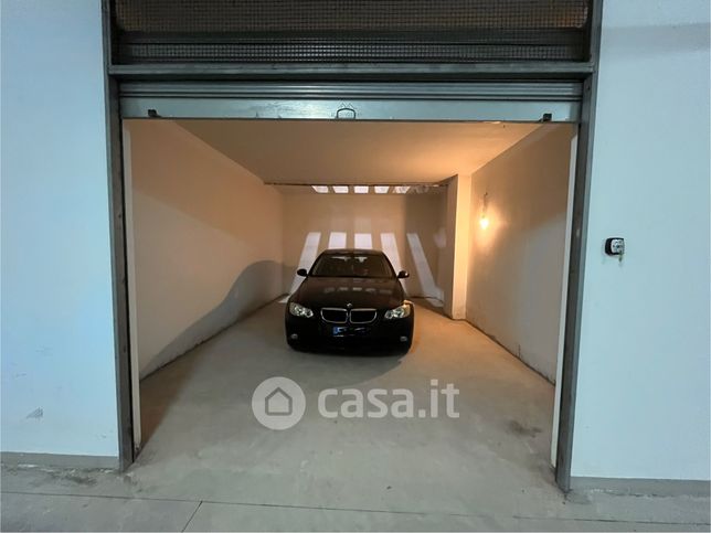 Box/posto auto in residenziale in Via delle Tufare 56