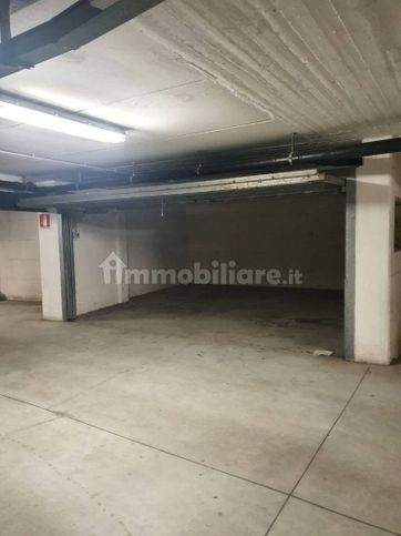 Garage/posto auto in residenziale in Via delle Costellazioni 80