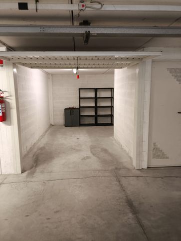 Garage/posto auto in residenziale in Viale Alessandro Manzoni