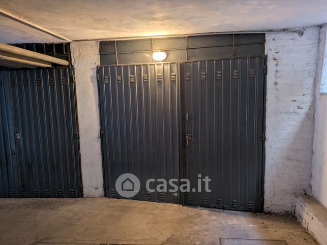 Box/posto auto in residenziale in Via Gustavo Modena