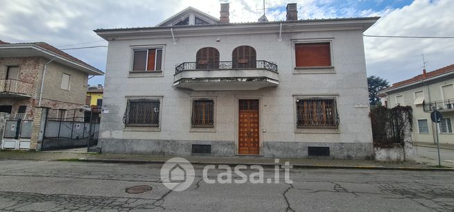 Villa in residenziale in Via Mario Nebbia 39