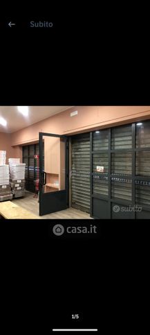 Attivitã /licenza (con o senza mura) in commerciale in Via Enrico Toti 65