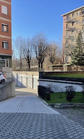 Box/posto auto in residenziale in Via Mecenate