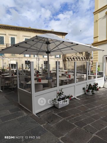 Attivitã /licenza (con o senza mura) in commerciale in Piazza Diomede