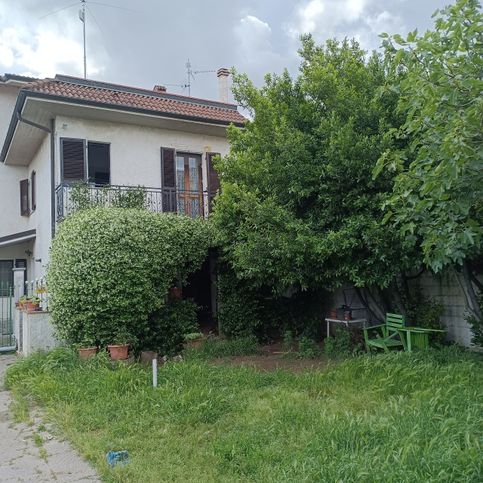 Casa indipendente in residenziale in Via Giuseppe Garibaldi