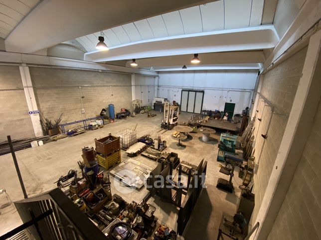 Capannone in commerciale in Via Giuseppe Saragat