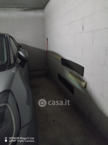 Box/posto auto in residenziale in Via Grazia Deledda